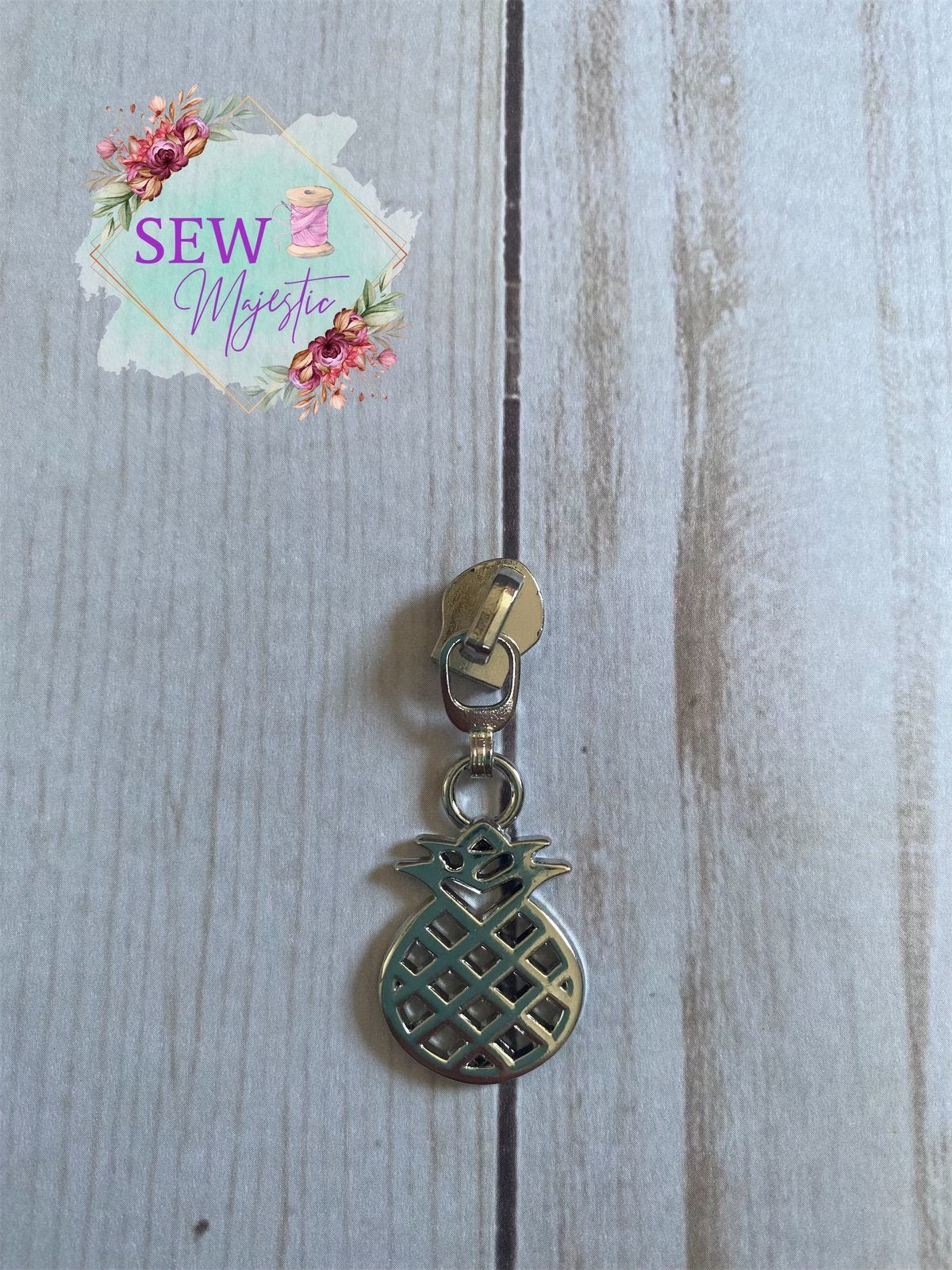 Pineapple Size #5 Zipper Pull for Nylon Zipper Tape, Zipper Pull, Size 5 Zipper, Zipper Charm, Pineapple Zipper Pull, For Bagmaking, Purse