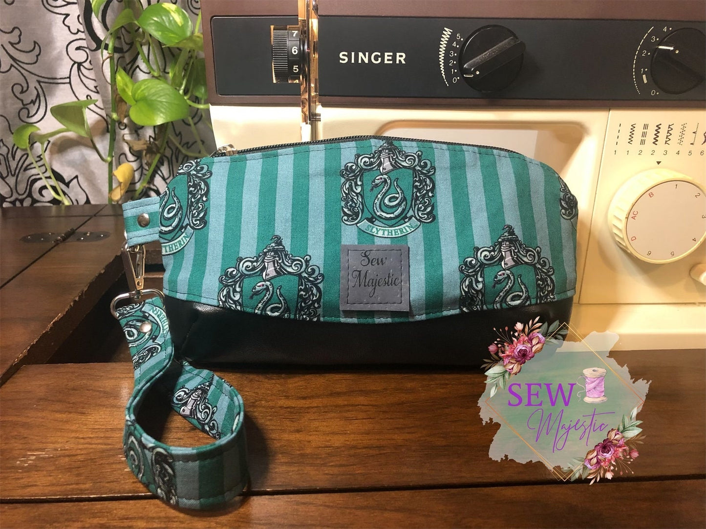 Wizard House Wristlets, Magic House Purse, Gift for Fandom, Fantasy Gift, Theme Park Purse, Custom Wristlets, Birthday Gift for Girl