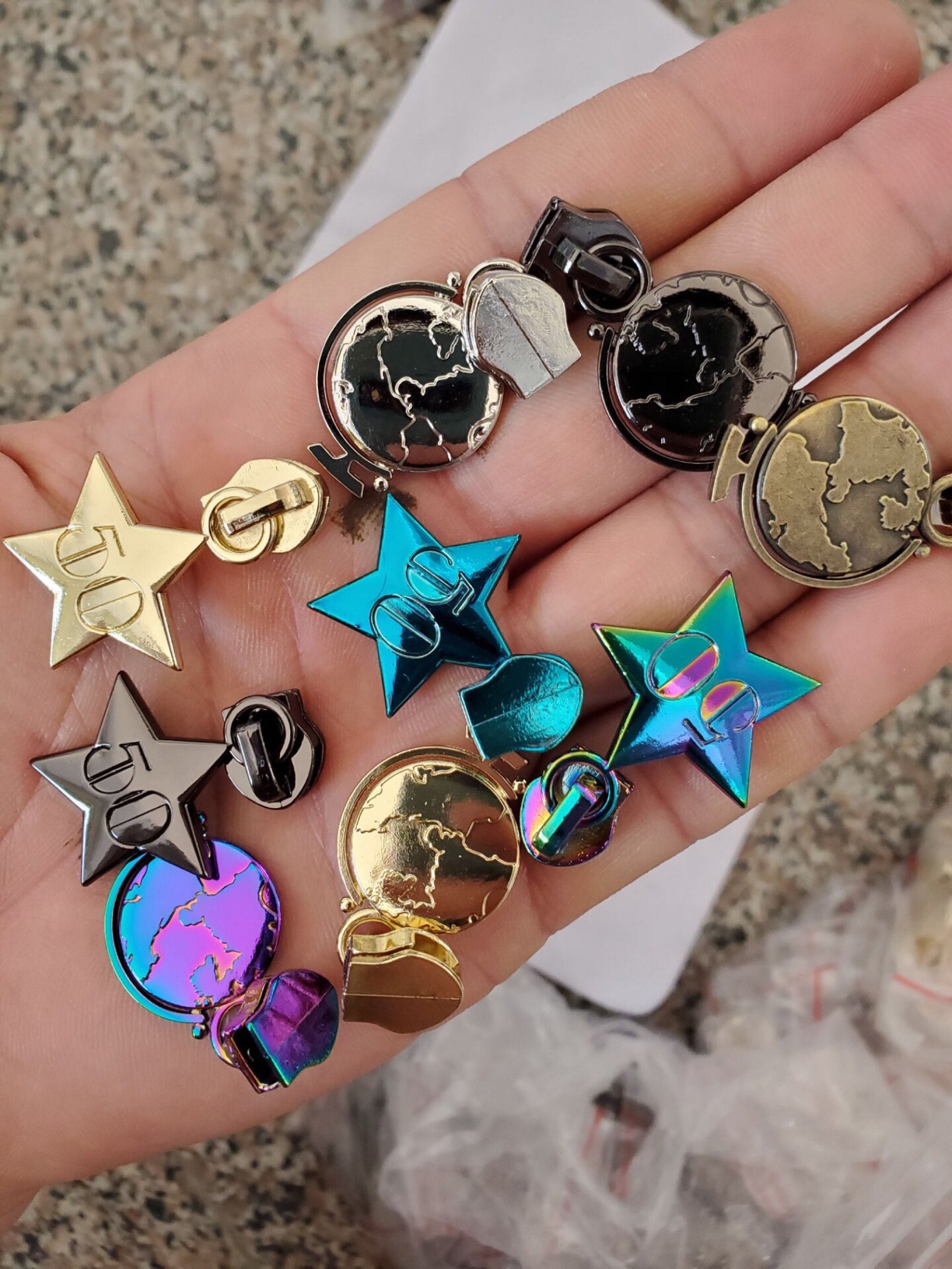 Globe Zipper Pull, Size #5 Zipper, Nylon Zipper Pull, Exclusive to Sew Majestic, Travel Zipper Pull, Vacation Zipper Pull, Bagmaking