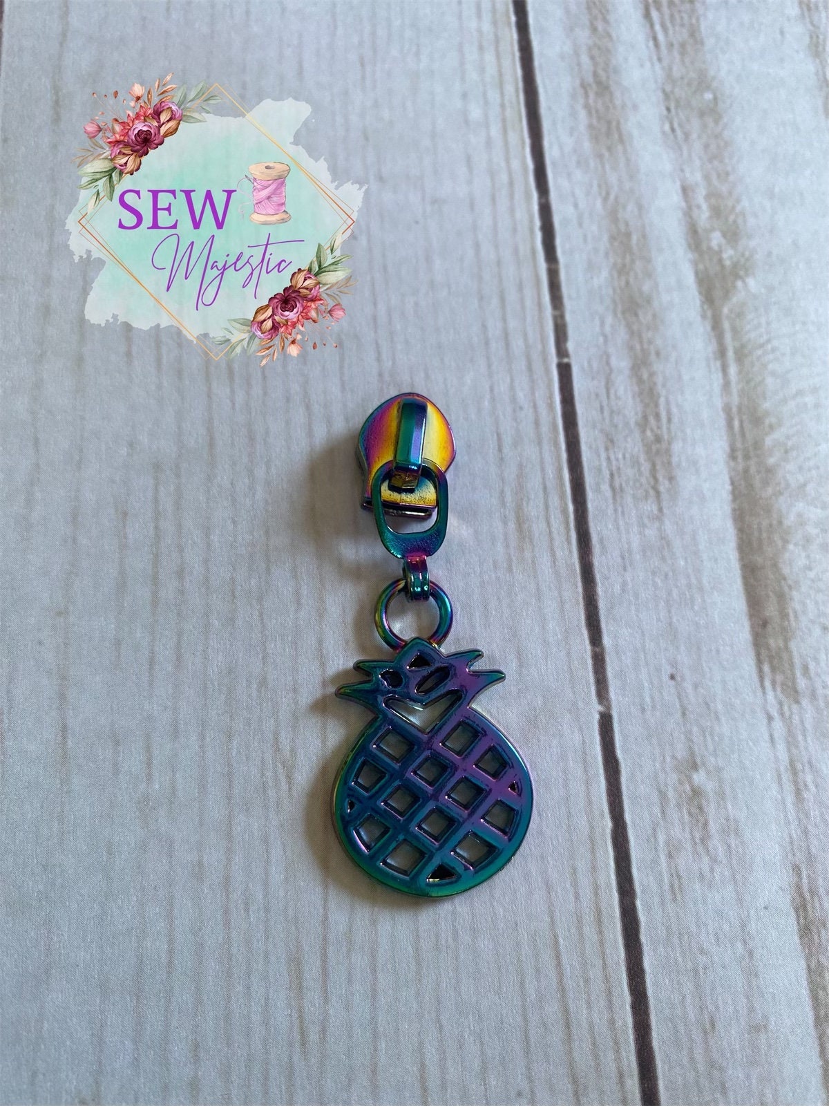 Pineapple Size #5 Zipper Pull for Nylon Zipper Tape, Zipper Pull, Size 5 Zipper, Zipper Charm, Pineapple Zipper Pull, For Bagmaking, Purse