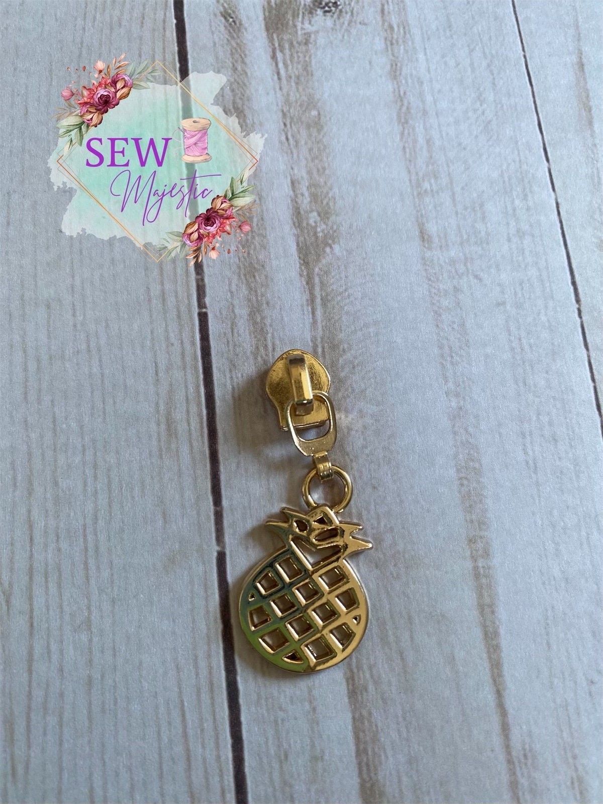 Pineapple Size #5 Zipper Pull for Nylon Zipper Tape, Zipper Pull, Size 5 Zipper, Zipper Charm, Pineapple Zipper Pull, For Bagmaking, Purse