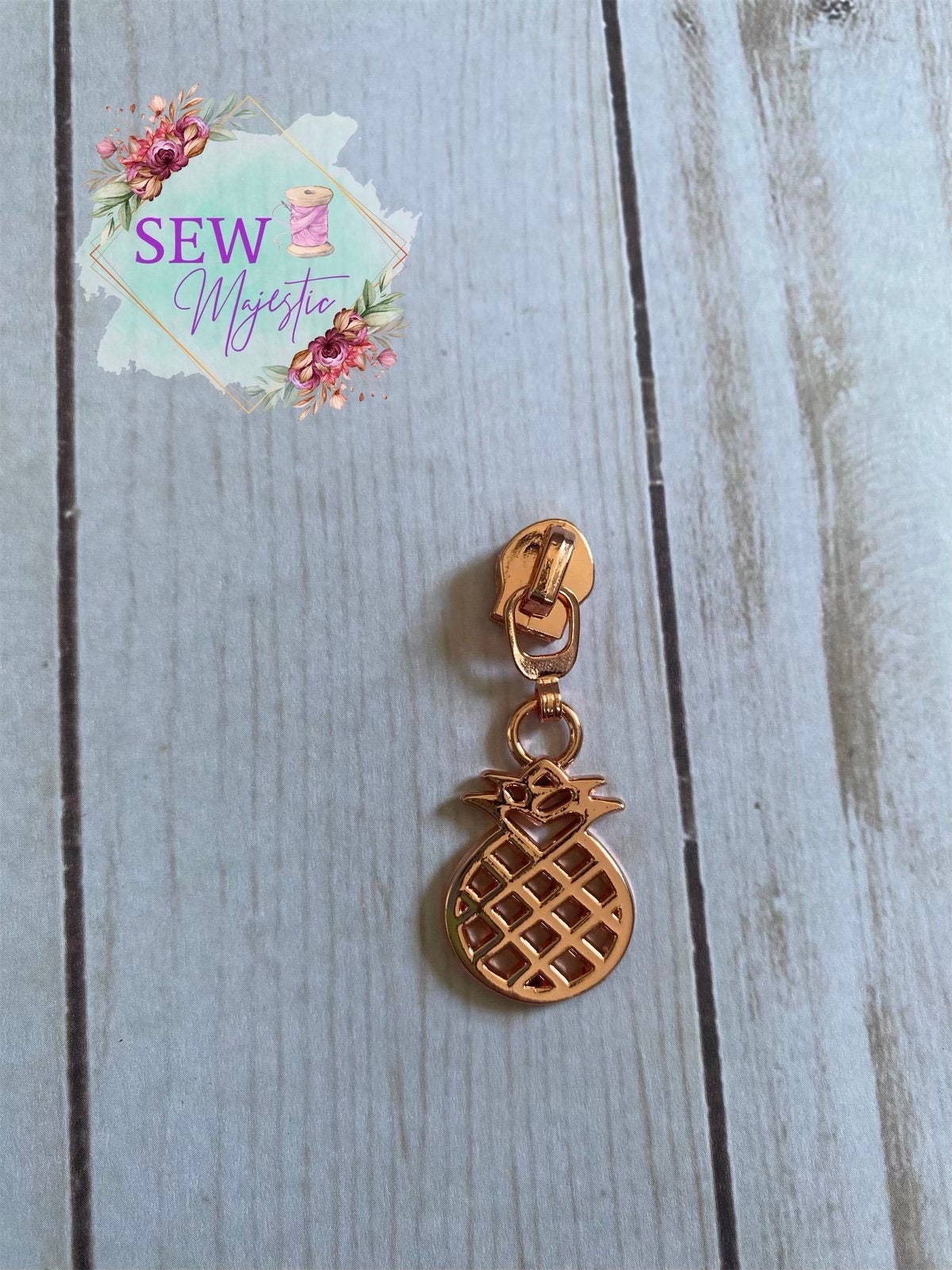 Pineapple Size #5 Zipper Pull for Nylon Zipper Tape, Zipper Pull, Size 5 Zipper, Zipper Charm, Pineapple Zipper Pull, For Bagmaking, Purse