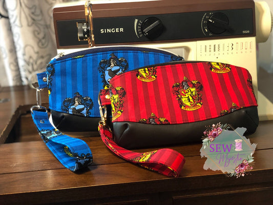 Wizard House Wristlets, Magic House Purse, Gift for Fandom, Fantasy Gift, Theme Park Purse, Custom Wristlets, Birthday Gift for Girl