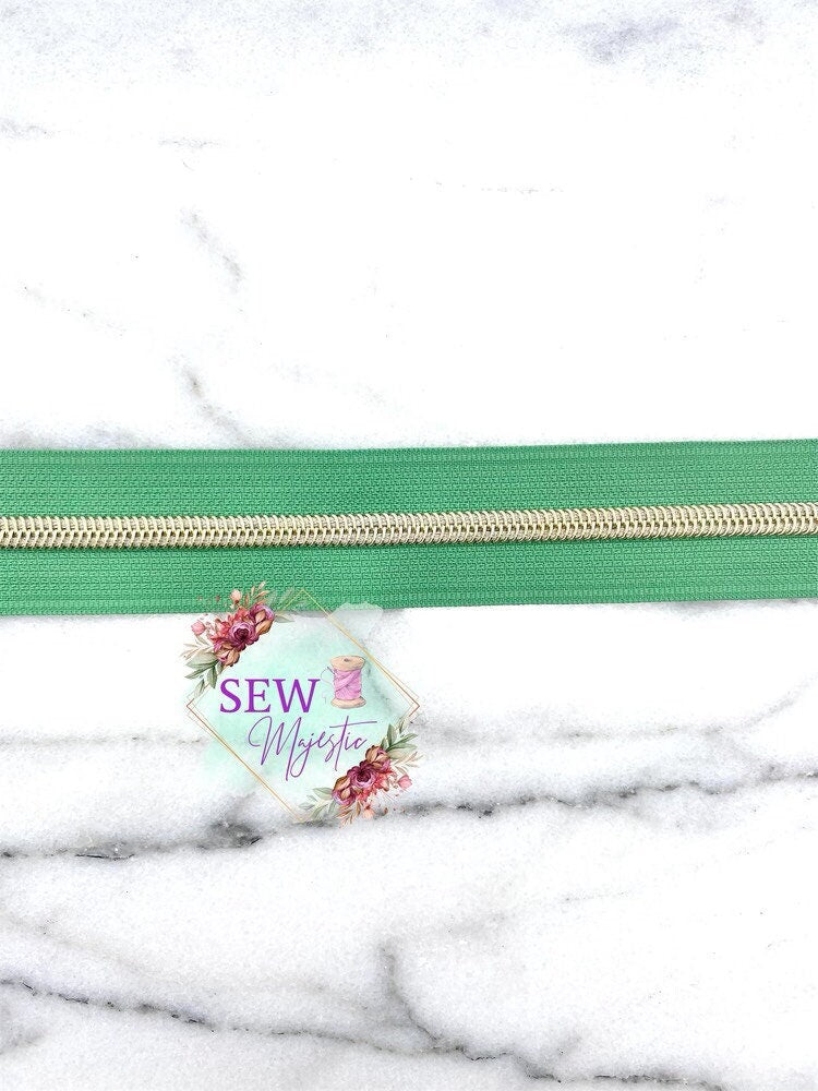 Green Nylon Size #5 Zipper Teeth with Gold Teeth, Green Zipper Tape, Nylon Zipper, For Bagmaking, Sew Majestic, Sewing Notion, Gold Zipper