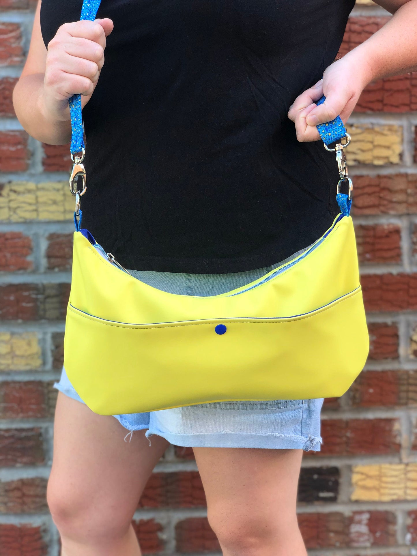 Winter Crescent Bag, PDF Pattern, Bag Pattern, Sewing Pattern for Bags, Sewing PDF Pattern, Sew Majestic, Hobo Bag Pattern