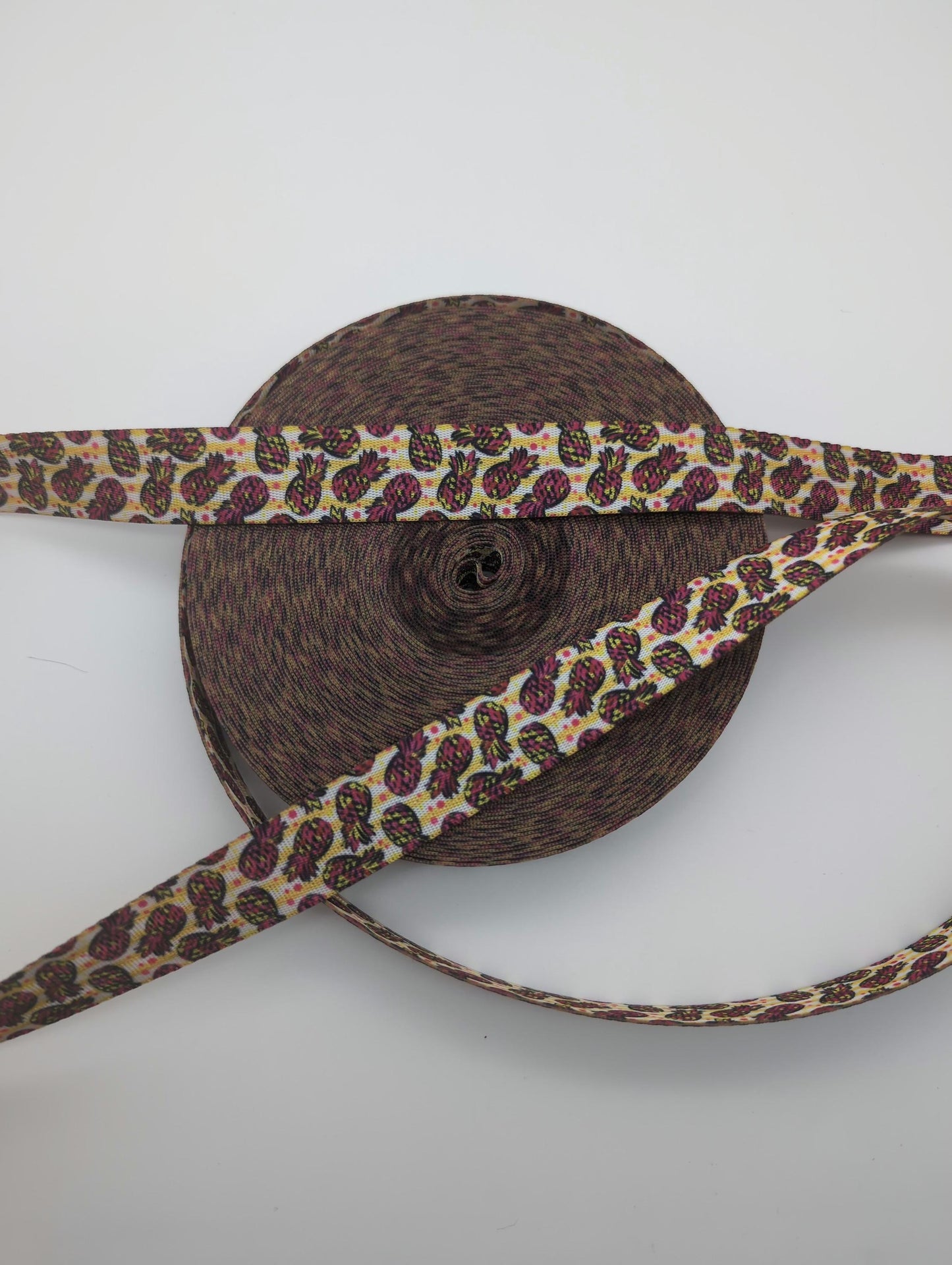 1"Pink and Yellow Pineapple Webbing By the Yard, Seatbelt Webbing, For Straps, For Bagmaking, Sewing Notion, Tropical Webbing, Sew Majestic