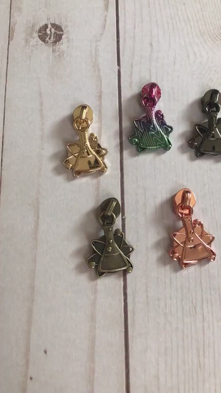 Science Beaker Zipper Pull, Atom Zipper Pull, Size #5 Zipper Pull, Sew Majestic Exclusive Pull, School Zipper Pull, Nylon Zipper Tape,